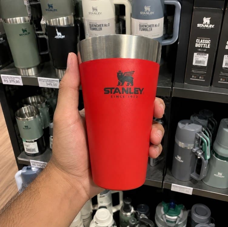 Stanley - Copo de cerveja isolado, copo empilhável Stay Chill de 473 ml, para bebidas quentes ou frias