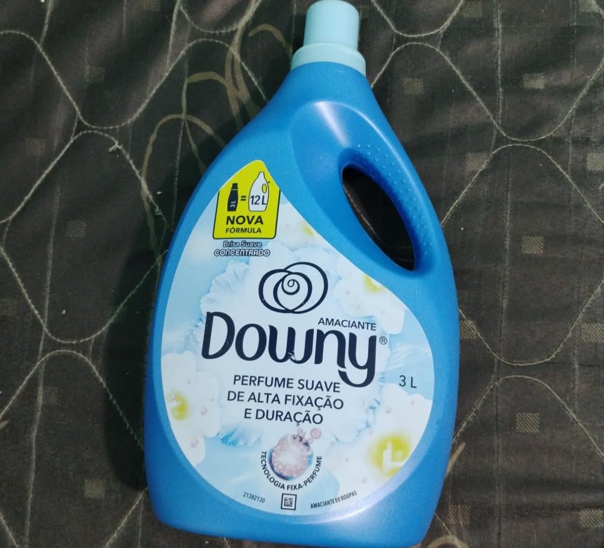 Downy Amaciante de Roupas Concentrado Líquido Brisa Suave 3L